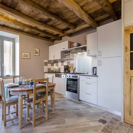 La Maisonnette * Estissac