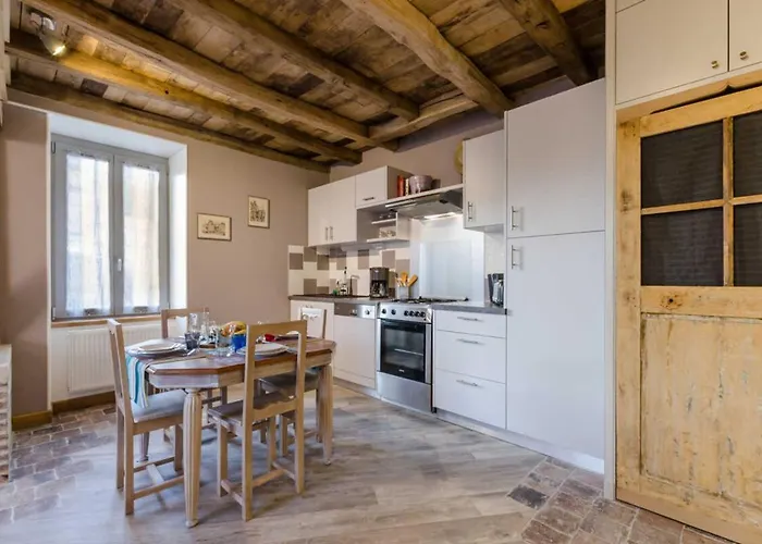 La Maisonnette * Estissac